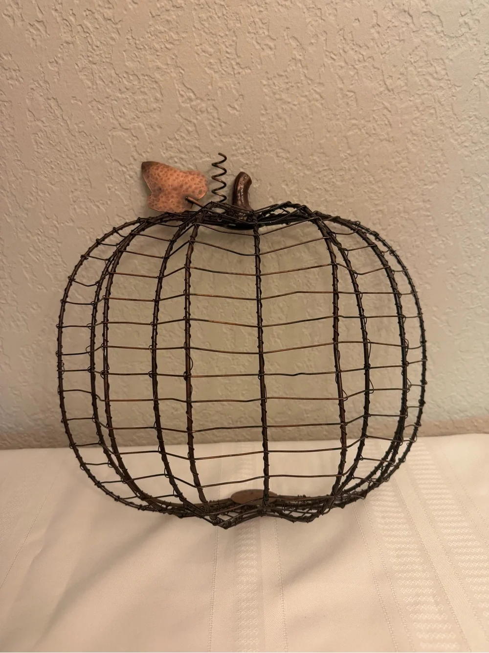 Vintage Metal Wire Gathering Basket Pumpkin Shaped Steam & Leaf Rustic Farmhouse
